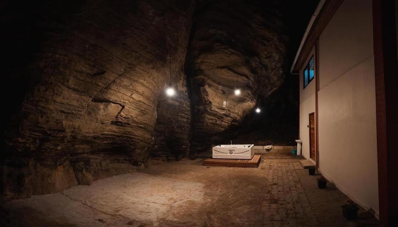 Hotel Cave Hill By Ferns Āīzawl Exterior foto